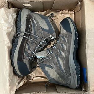 Columbia hiking boots
